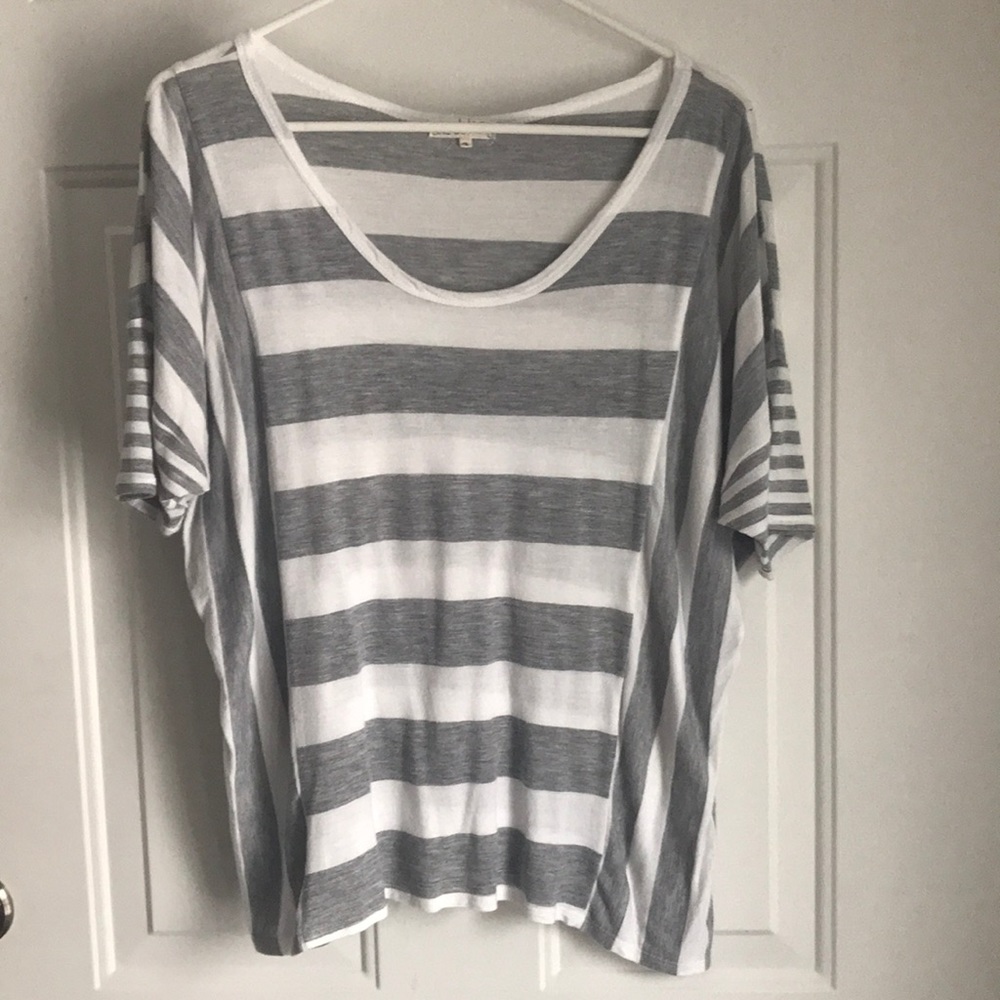 Casual women’s tee.